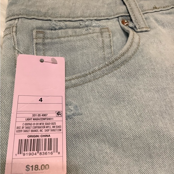 NWT Ladies Highest Rise Cheeky Jean cut off Shorts in size 4/27 waist - Picture 3 of 6